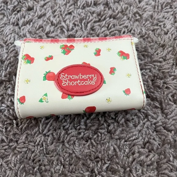 Box lunch Strawberry Shortcake Wallet - Picture 2 of 3